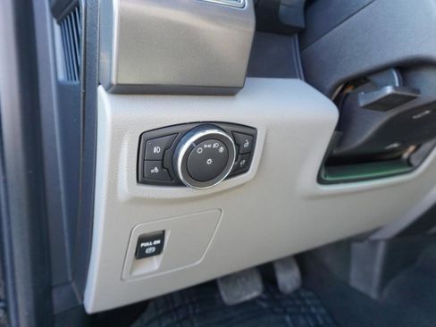 Used 2018 Ford F150 XLT w/ Trailer Tow Package image 14