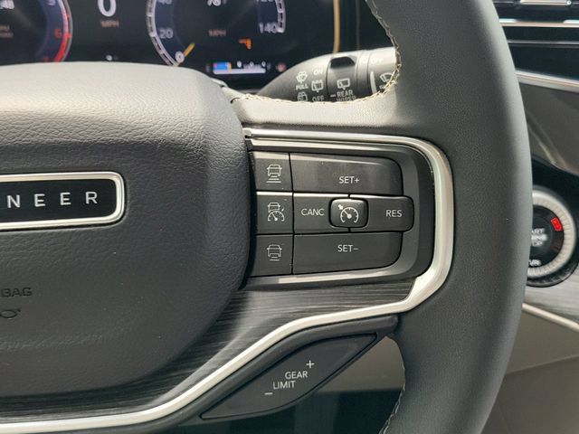 Used 2024 Jeep Wagoneer Series III w/ Premium Group I AWD/4WD image 12