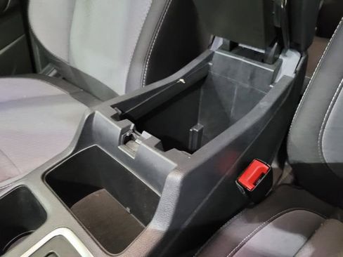 Used 2019 Ford Escape SE image 36