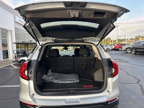 Used 2021 GMC Terrain SLE w/ Elevation Edition image 29