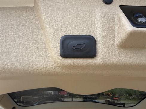 Used 2012 Buick Enclave Leather AWD/4WD image 40