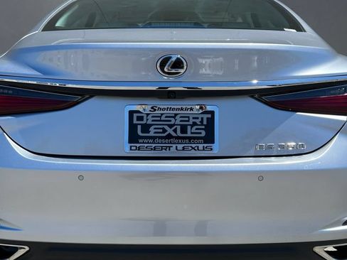 Used 2025 Lexus ES 350 w/ Premium Package FWD image 10