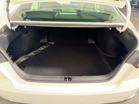 Used 2025 Toyota Camry SE w/ Convenience Package FWD image 34