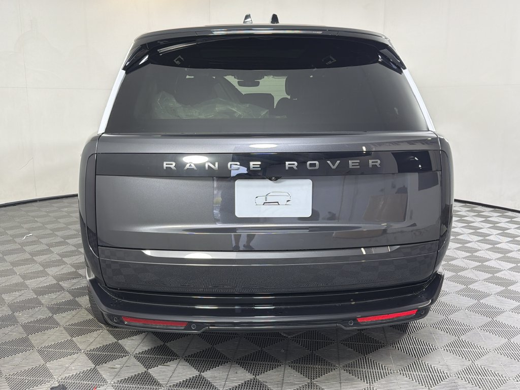 New 2027 Land Rover Range Rover Long Wheelbase SE AWD/4WD image 2