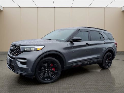 Used 2023 Ford Explorer ST w/ Equipment Group 401A image 2