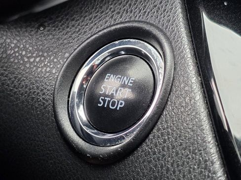 Used 2019 Toyota C-HR XLE FWD image 15
