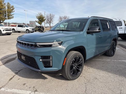 New 2026 Jeep Grand Wagoneer Summit AWD/4WD image 13