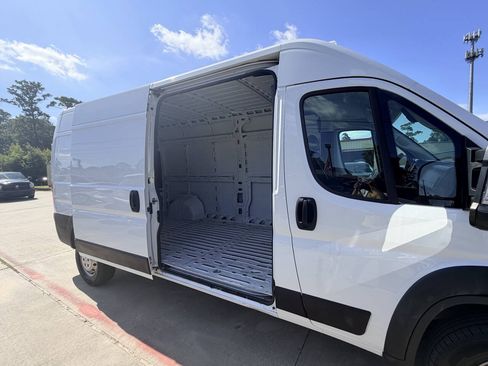 Used 2023 RAM ProMaster 2500 FWD image 12