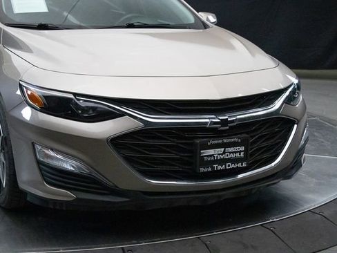 Used 2022 Chevrolet Malibu RS image 3