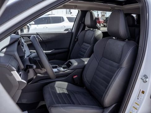 New 2026 Mitsubishi Outlander AWD image 28