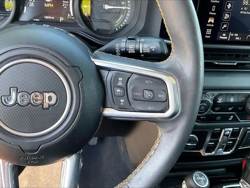 Used 2024 Jeep Wrangler Unlimited Sahara w/ Safety Group AWD/4WD image 23