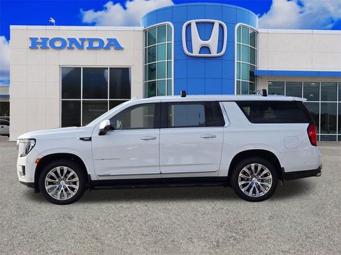 Used 2024 GMC Yukon XL Denali w/ Advanced Technology Package image 6