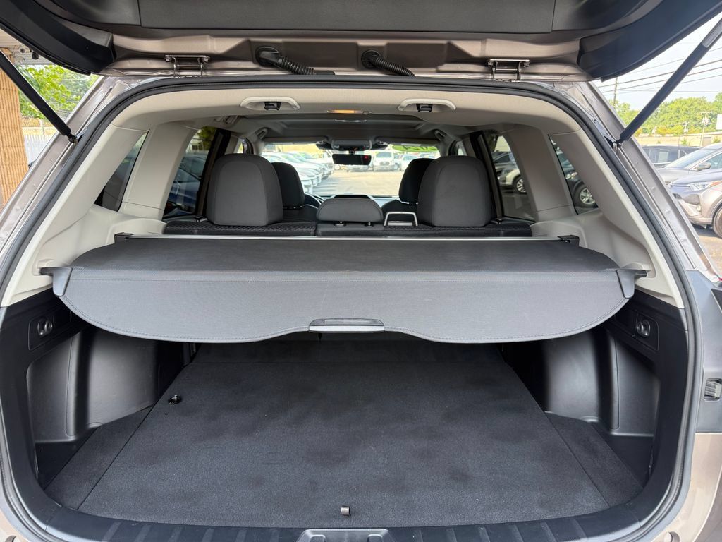 Used 2024 Subaru Forester Premium AWD/4WD image 17