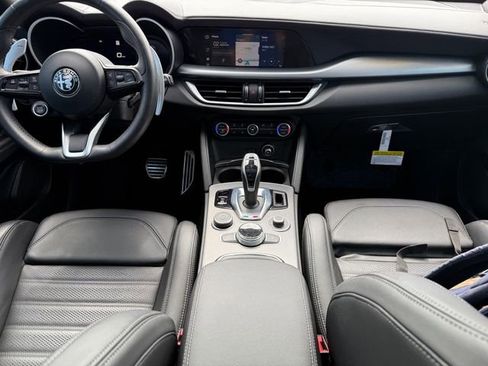 Used 2024 Alfa Romeo Stelvio Veloce image 11