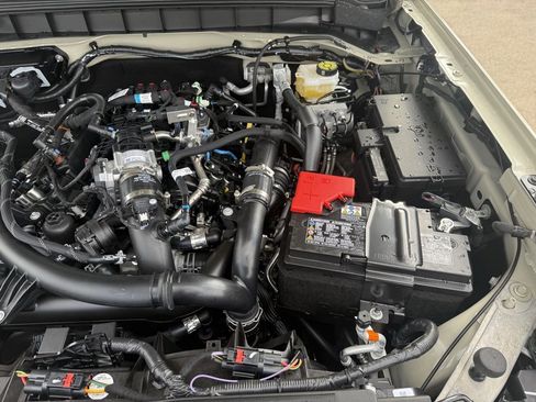 New 2025 Ford Bronco Badlands image 41