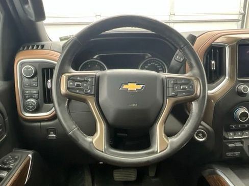 Used 2022 Chevrolet Silverado 2500 High Country w/ Z71 Off-Road Package AWD/4WD image 9