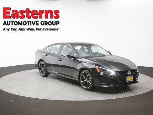 Used 2025 Nissan Altima 2.5 SR FWD image 45