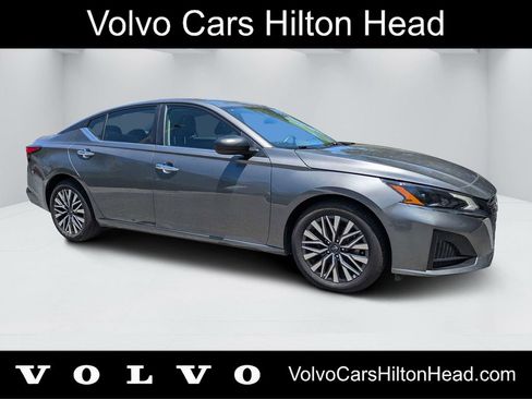 Used 2025 Nissan Altima 2.5 SV FWD image 1