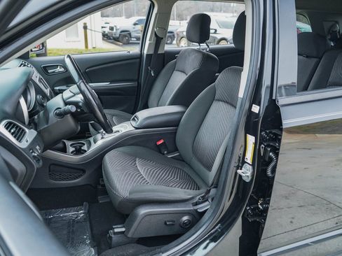 Used 2020 Dodge Journey SE w/ SE Popular Equipment Group image 7
