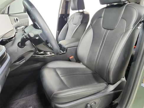 Used 2025 Kia Sorento SX image 19