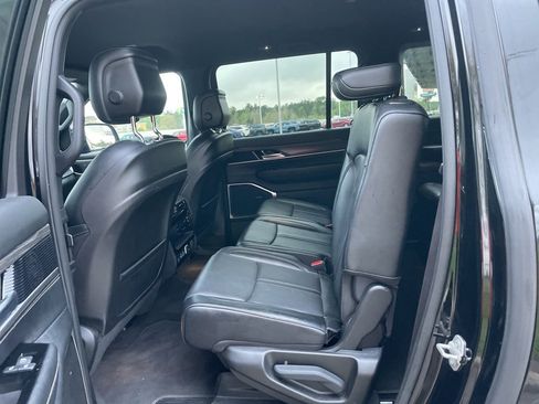 Used 2024 Jeep Wagoneer L Series II w/ Flexible Seating Group image 13