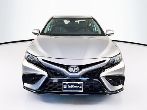 Certified 2022 Toyota Camry SE FWD image 2