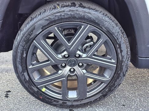 New 2026 Jeep Compass Latitude image 9