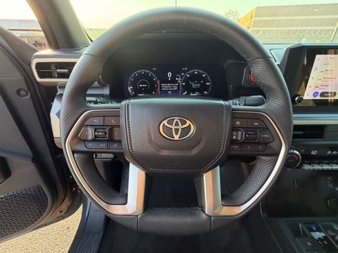 Used 2025 Toyota Tacoma TRD Sport AWD/4WD image 10