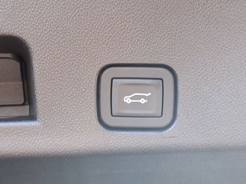 Certified 2026 GMC Acadia Elevation FWD image 32