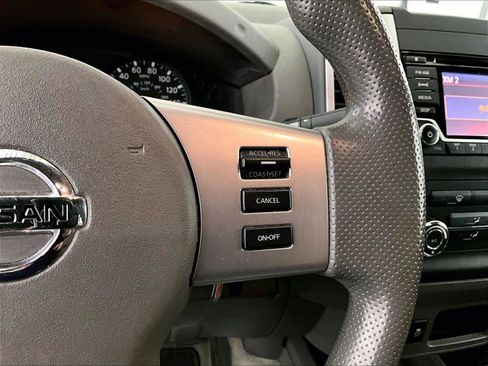 Used 2015 Nissan Frontier SV image 18
