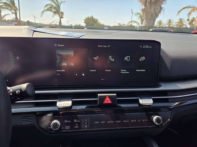 New 2027 Kia Sportage LX FWD image 18