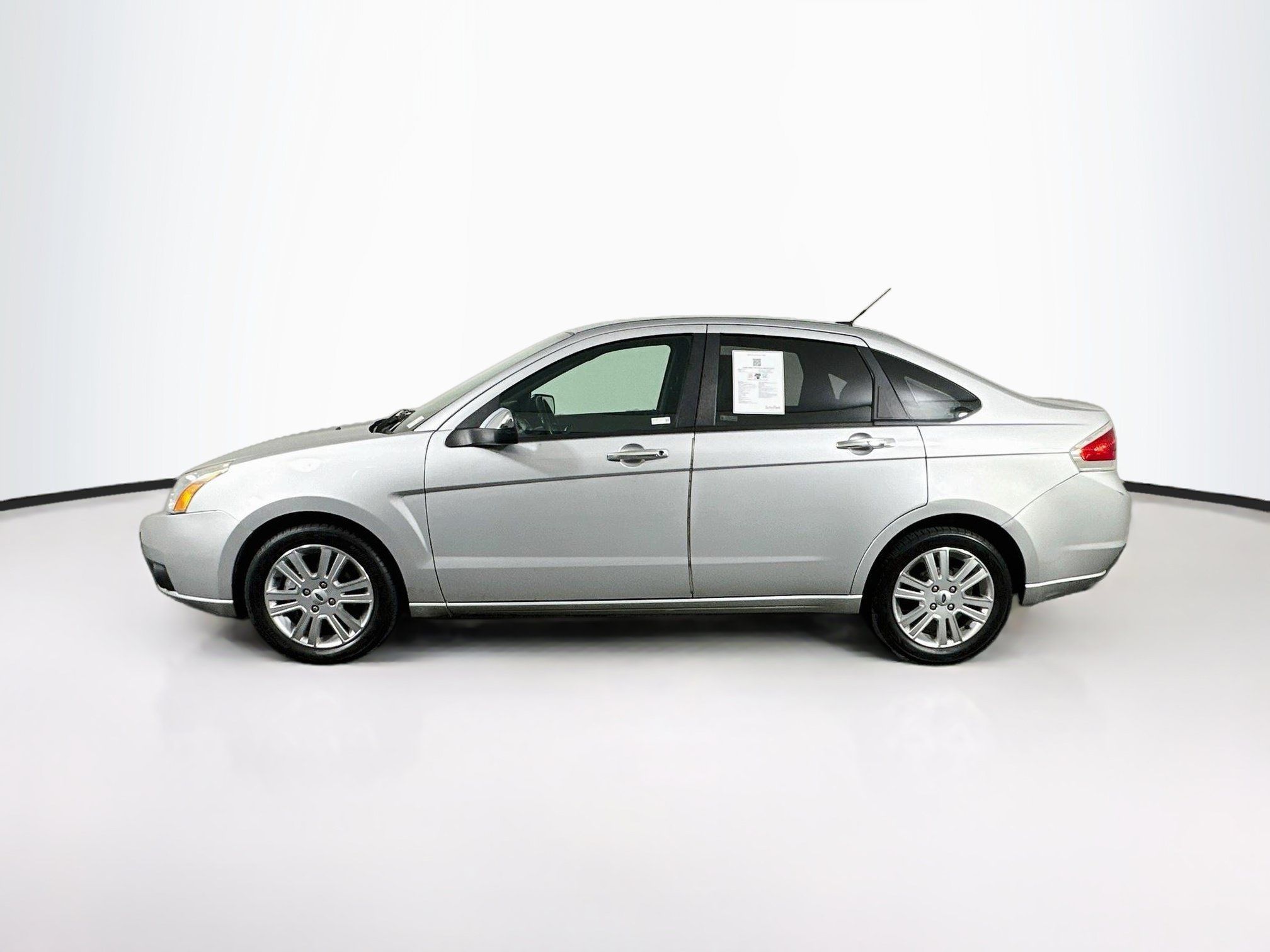 Used 2011 Ford Focus SEL w/ 301A Rapid Spec Order Code FWD image 4