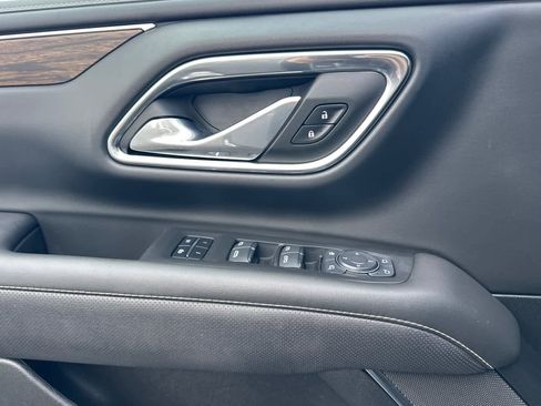 Used 2024 Chevrolet Tahoe Premier w/ Premium Package image 10