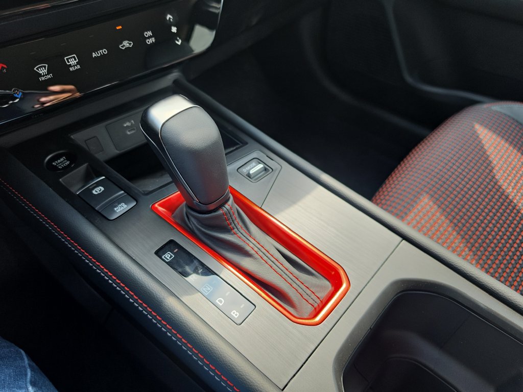 New 2026 Nissan Kicks SR FWD image 19