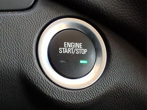 Used 2022 Chevrolet Equinox LT image 24