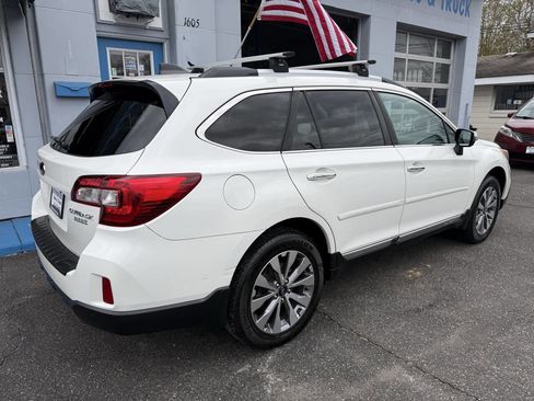 Used 2017 Subaru Outback 2.5i Touring w/ Popular Package #5A image 7