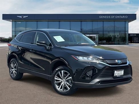 Used 2022 Toyota Venza LE image 1