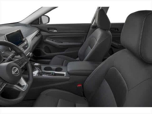 Used 2025 Nissan Altima 2.5 SV FWD image 8