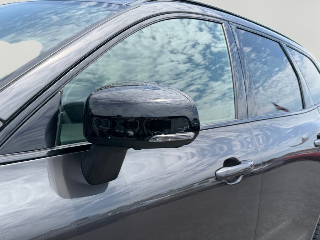 Certified 2024 Volvo XC60 B5 Plus w/ Protection Package Premier AWD/4WD image 28