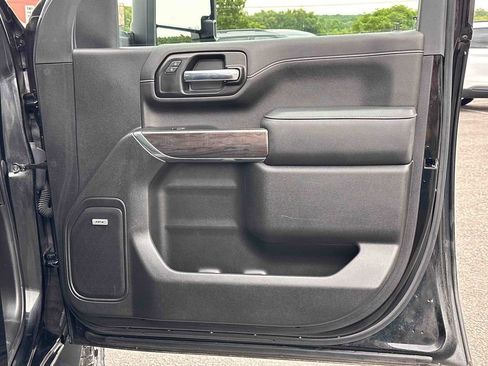 Used 2022 Chevrolet Silverado 2500 LTZ w/ LTZ Plus Package AWD/4WD image 18