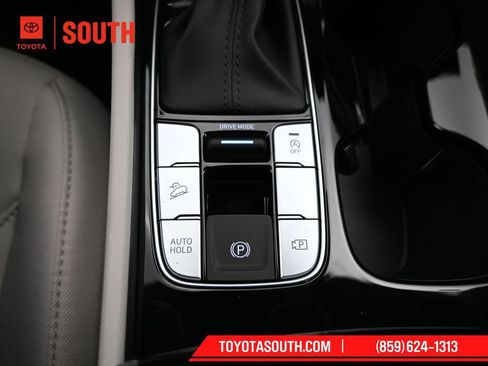 Used 2025 Hyundai Tucson SEL FWD image 14