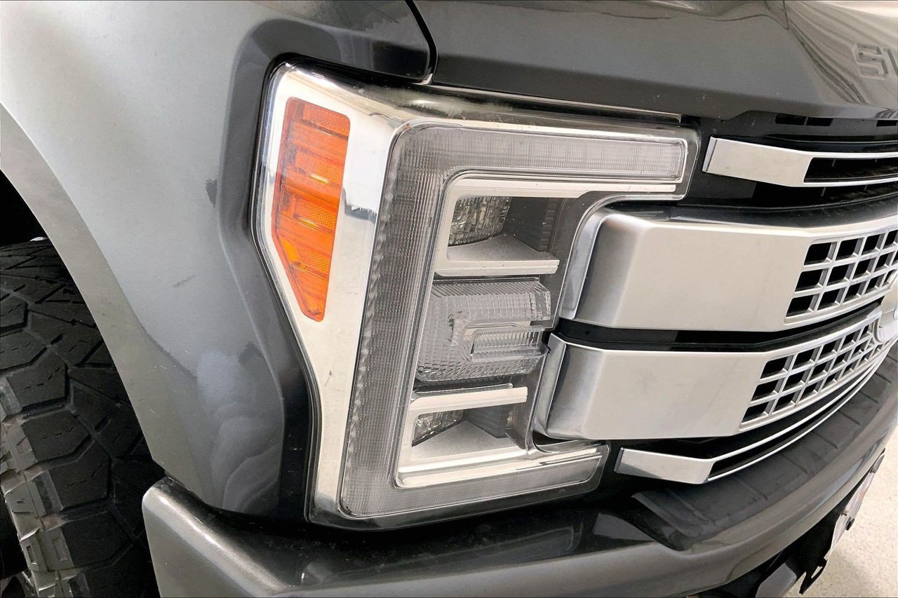 Used 2019 Ford F250 Platinum w/ Platinum Ultimate Package AWD/4WD image 12