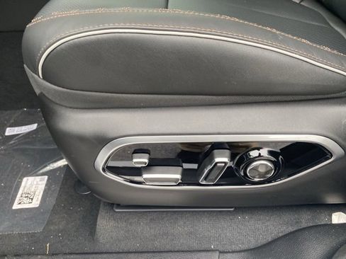 New 2025 Jeep Grand Cherokee Summit w/ Adv Protech Group IV image 17