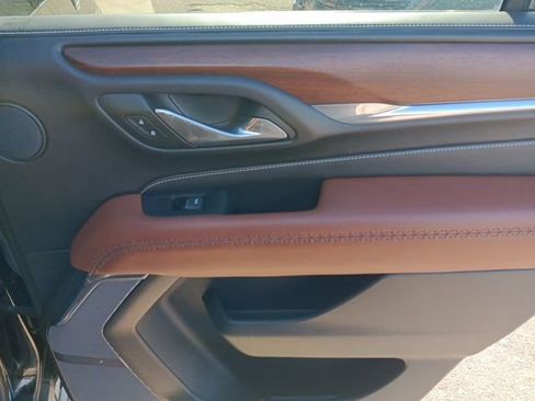 Used 2023 GMC Yukon Denali Ultimate image 34