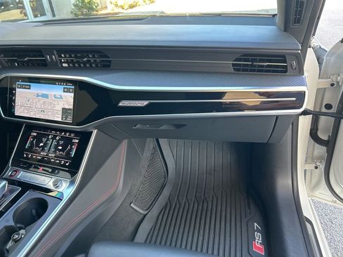Used 2022 Audi RS 7 Sportback w/ Black Optic Package image 24