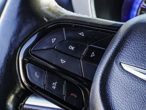 Used 2019 Chrysler Pacifica Touring-L w/ S Appearance Package image 38