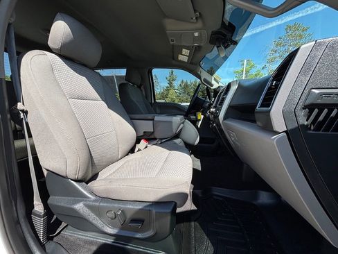 Used 2019 Ford F150 XLT w/ Equipment Group 302A Luxury AWD/4WD image 17