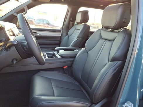 New 2026 Jeep Grand Wagoneer L image 12