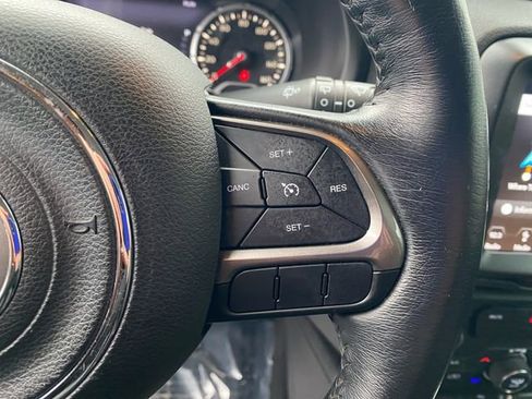 Used 2018 Jeep Renegade Limited w/ UConnect 8.4 Nav Group image 20