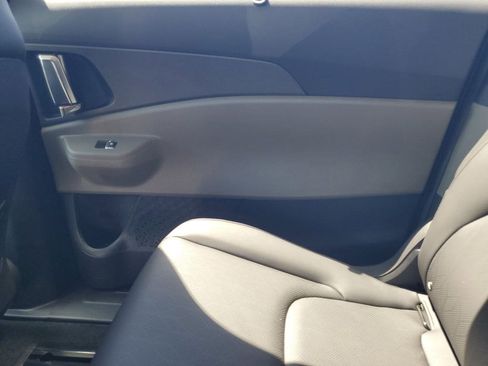 New 2026 Kia Carnival EX image 23